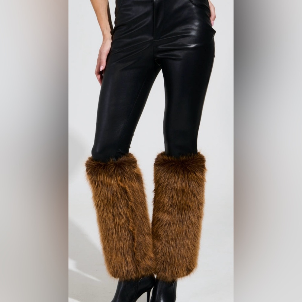 New AKIRA Stylish Black Faux Leather Pants with Brown faux Fur Accents size L/XL